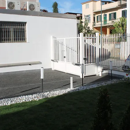 Bed & Breakfast Lapillus