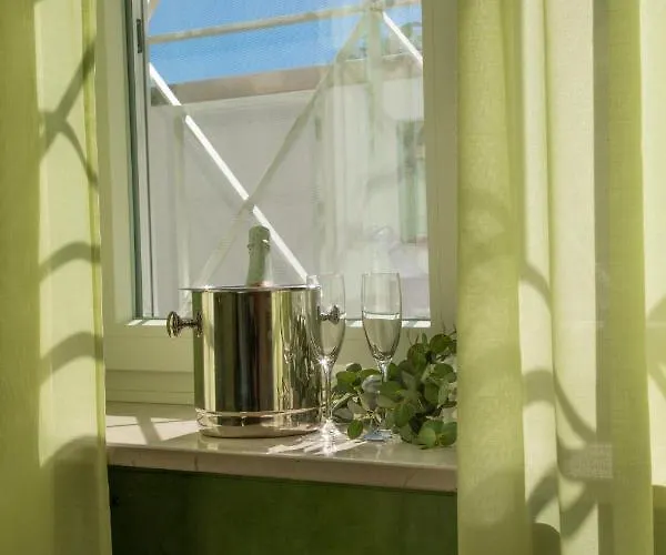 Bed & Breakfast Lapillus